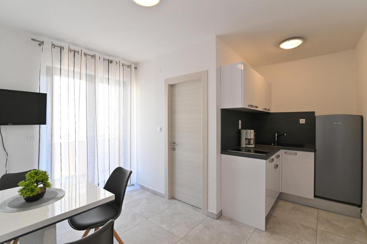 Rooms & Apartments Jadranka Baska  Exterior photo