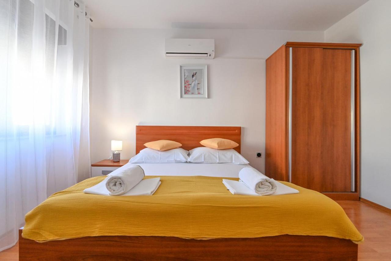 Rooms & Apartments Jadranka Baska  Exterior photo