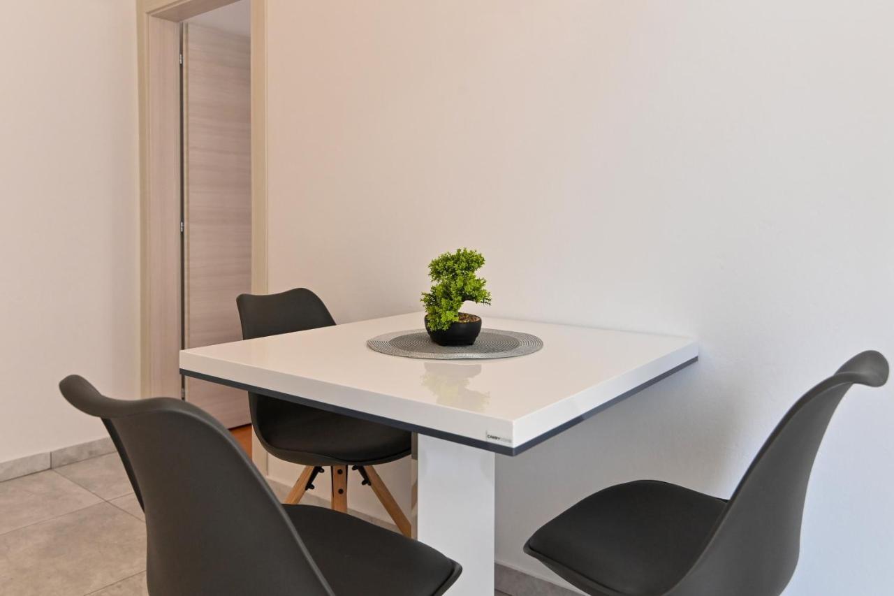 Rooms & Apartments Jadranka Baska  Exterior photo