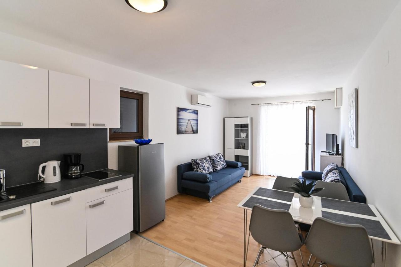 Rooms & Apartments Jadranka Baska  Exterior photo